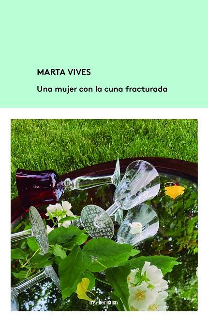 Una mujer con la cuna fracturada | 9788412229967 | Vives, Marta | Llibres.cat | Llibreria online en català | La Impossible Llibreters Barcelona